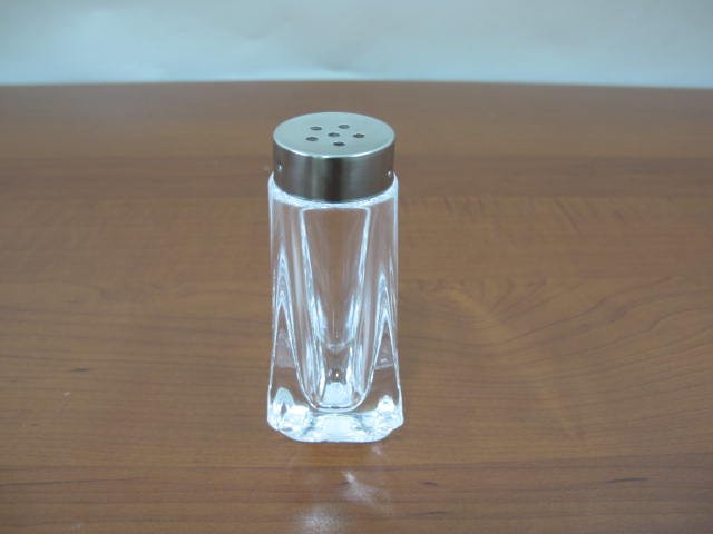 00d0a71056f34d0e7c602f96bf5d6f9a.jpg Plexiglass salt shaker