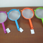 Colored Plastic Strainer with alumnium mesh 16 cm