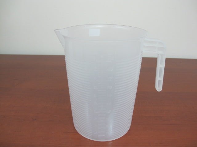 23aaa32f3581fb799bd2a3028be54730.jpg Plastic Measuring Cup; 5 lt