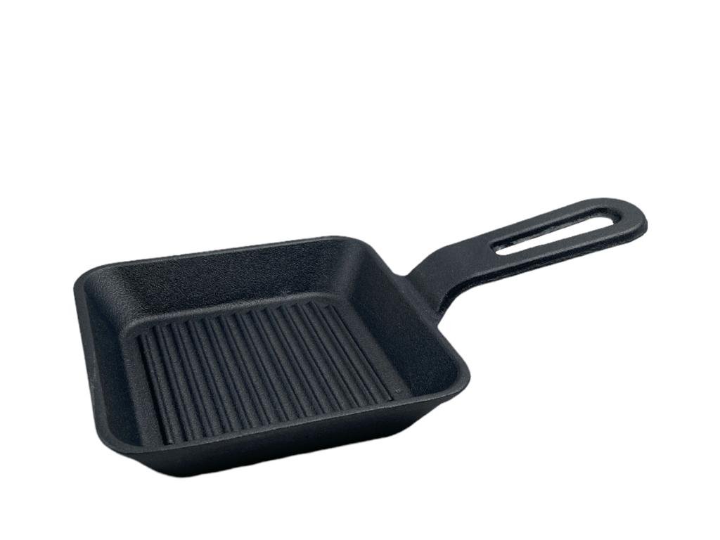 28ac87f69b321b7ea7379155f976d325.jpg Cast iron squared sizzling platter 14 cm