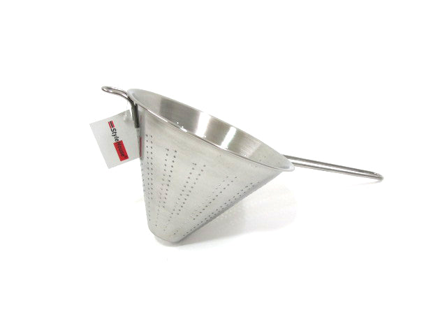 3fd498ce4f69da696fca2b11628b7973.jpg Stainless Steel conical punching strainer; 20 cm