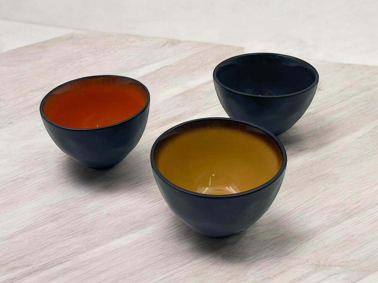 4f3fe587944ad5fcb74171b9e43a58d1.jpg Dosthoff Mat Black with Colored Glaze Sauce Bowl 10 cm