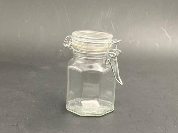 6bb70fd5071001a0044b1b38d9c425ab.jpg Mini Airtight Glass Jar Octagone