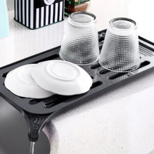Cups Drainer with Tray and Spout