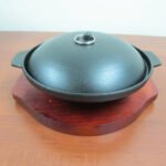 Round Sizzling with Lid and wooden base 21x24 cm