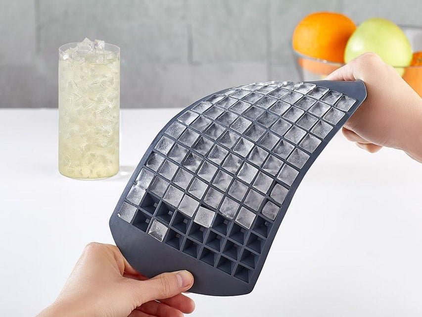 ca0fd5a48285be267f38db2e96022c83_0aeaa4f5-2b47-4c02-90ce-6c132442f498.jpg Silicone Mini Ice Cube Maker