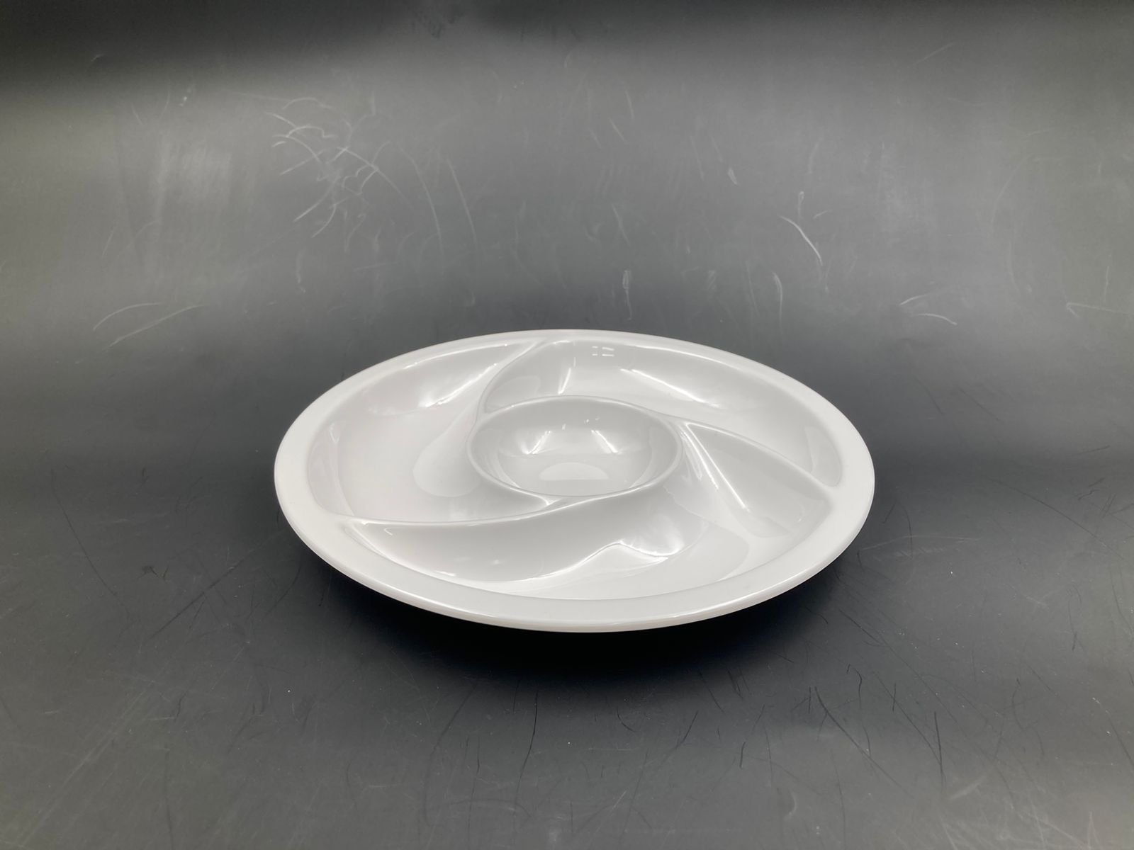 d227aa82fafb17c4aa72d8a71765be01.jpg 5 compartments Tornado divided dish 9.4" size 24 cm