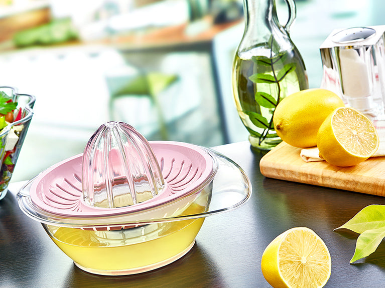 db77526158f3e5a0189f3ace76652a76.jpg Crystal Plastic Citrus Squeezer