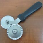Pizza slicer with 2 wheels ,for restaurants