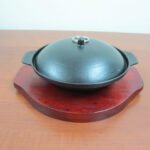 Round Sizzling with Lid and wooden base 21x18 cm